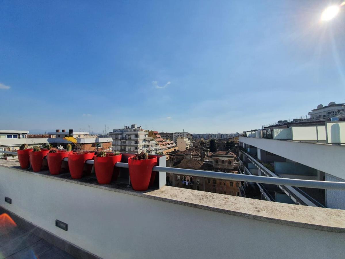 Penthouse 41 In Trastevere With Big Terrace Apartment Rome Luaran gambar