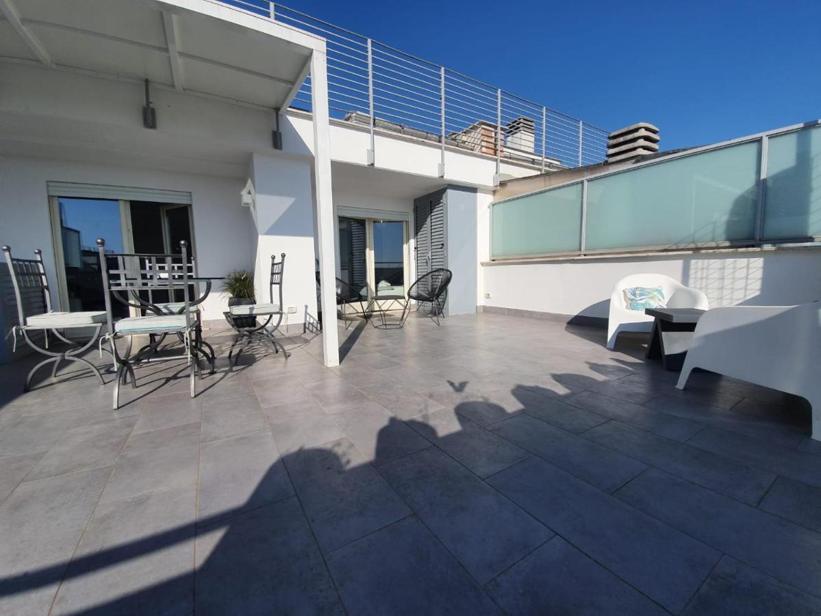 Penthouse 41 In Trastevere With Big Terrace Apartment Rome Luaran gambar